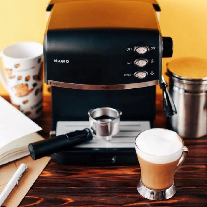 Кавомашина ріжкова для дому з капучинатором Magio MG-963
