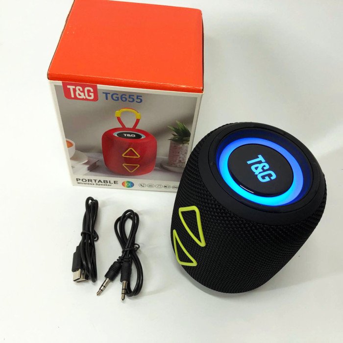 Портативна колонка TG655 5W з RGB підсвічуванням та ремінцем, Bluetooth колонка для вулиці. Колір: чорний